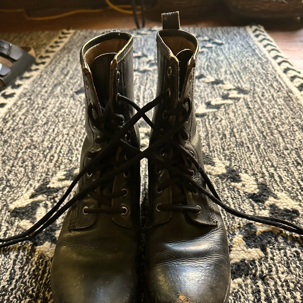 Frye Veronica Combat 10 Black